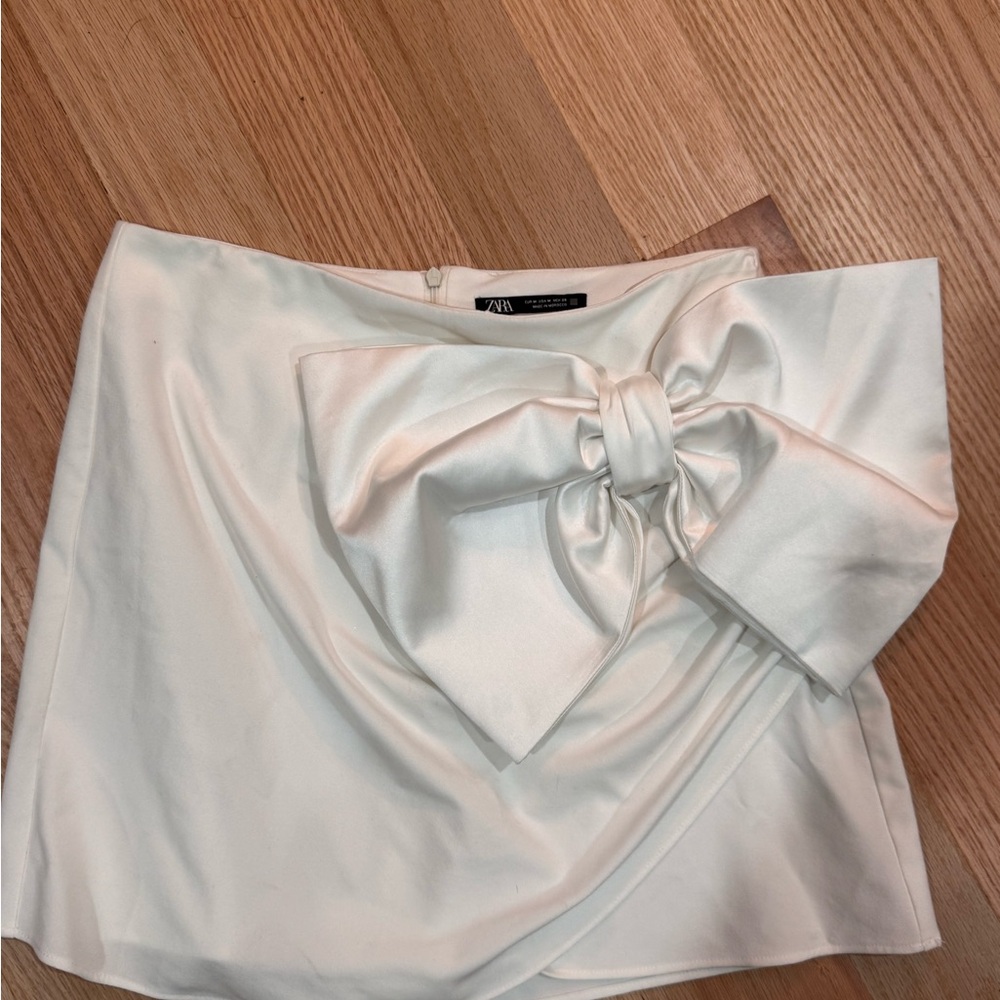 Zara Cream Satin Mini Skort with Oversized Waist Bow